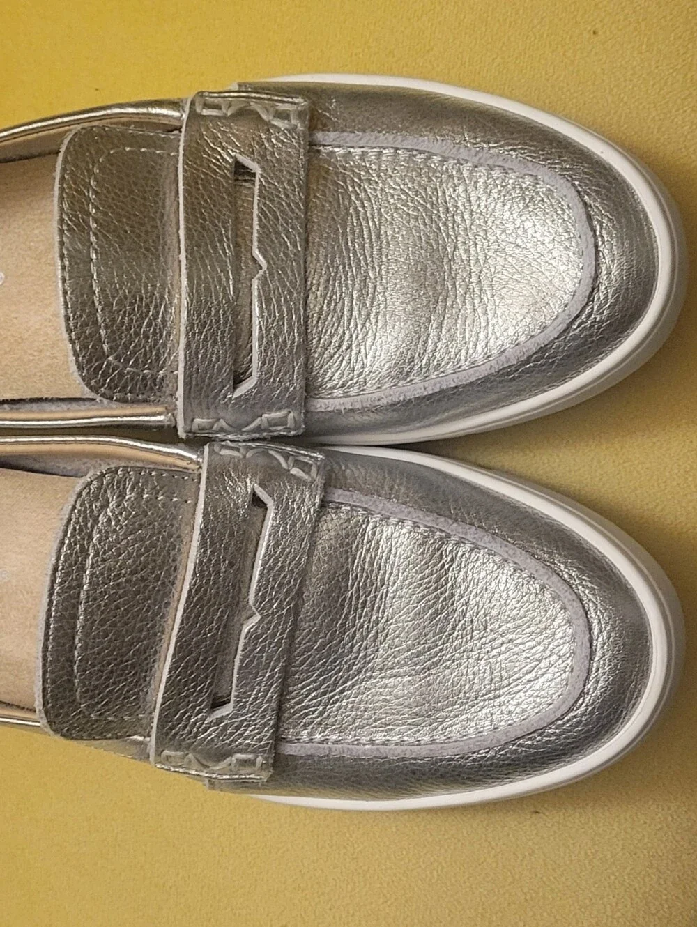 Womens Vionic Slip on leather Uptown Shoe - Picture 3 of 6